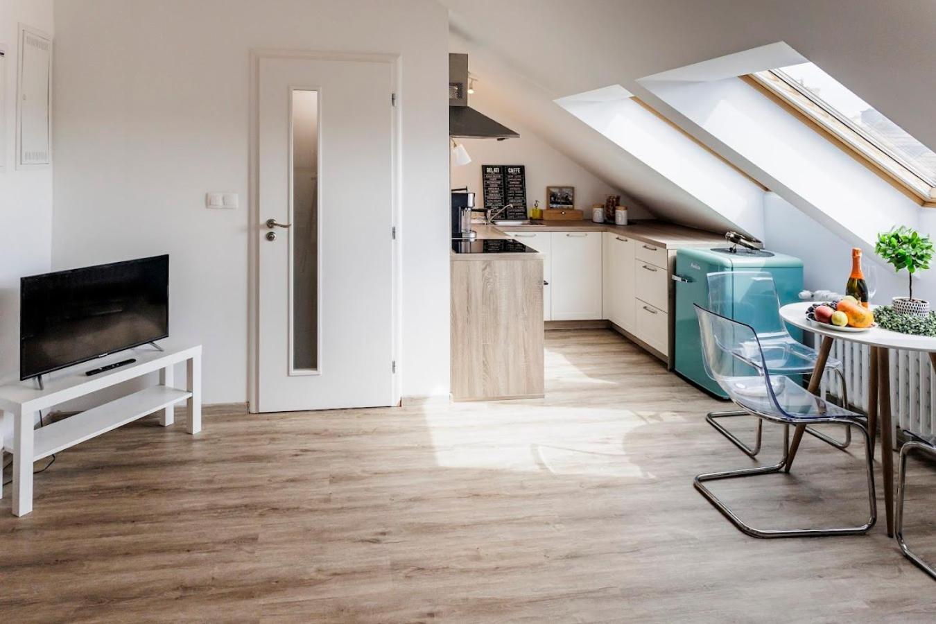 Queen Flat In Old Town With Castle View Appartamento *